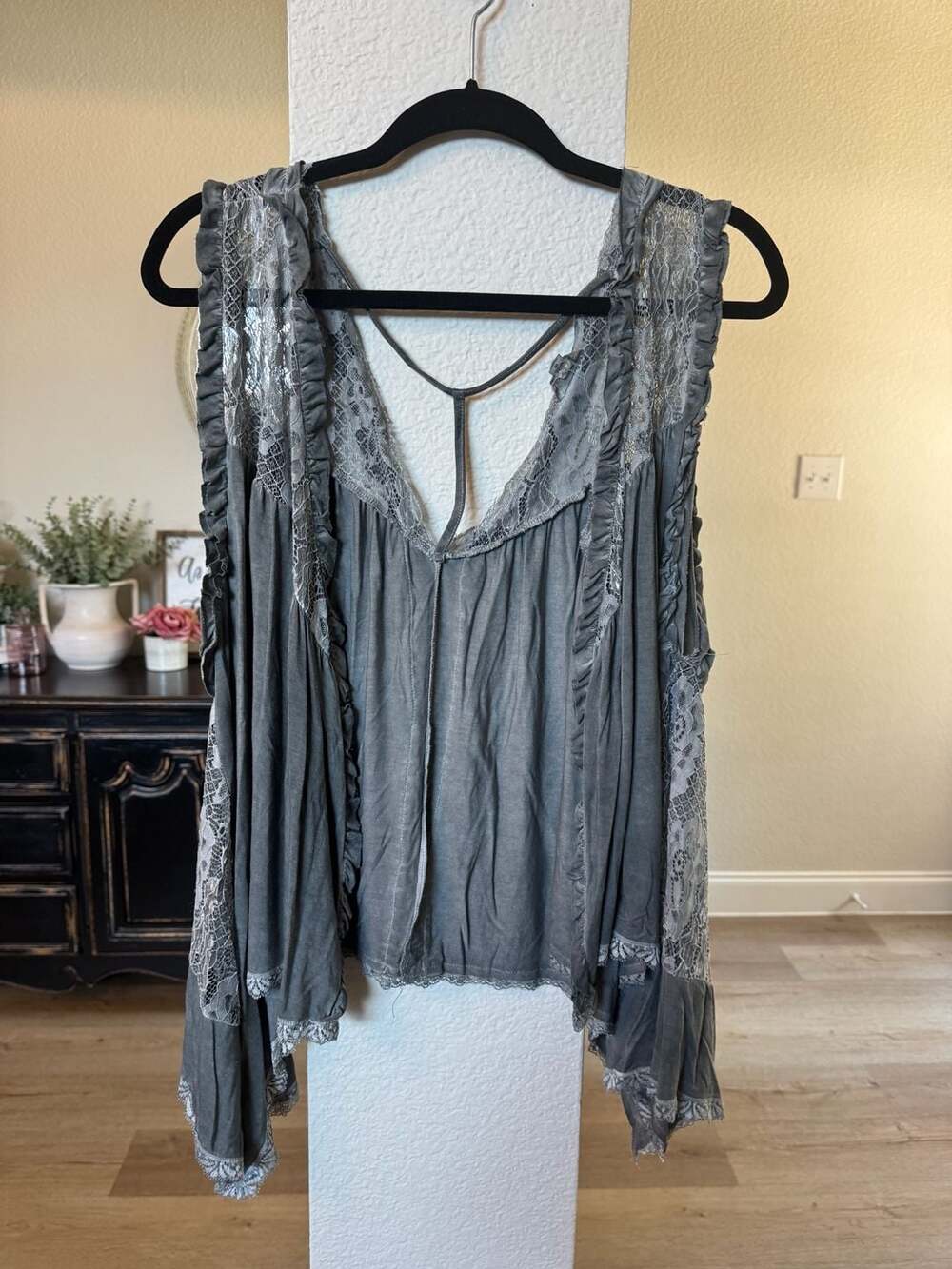 POL Sleeveless Lace Draped Kimono Top Size L Grey